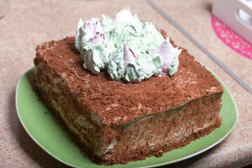 Honey cake decorated with zephyr tulips.
