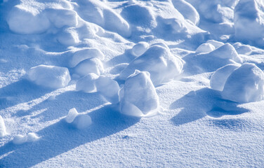 Obraz premium Snow texture in blue tone. Winter season background.