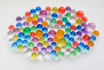 Balls of colored polymer gel, hydrogel beads