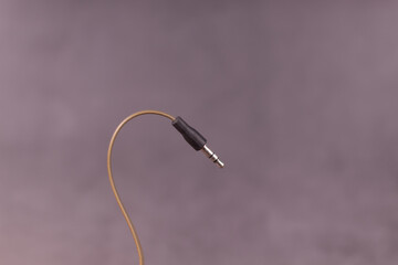 3.5 curved minijack, black, with brown wire, single-channel