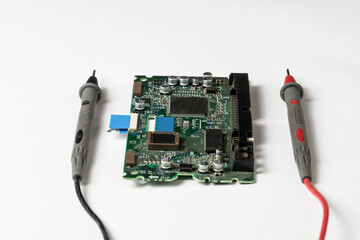 electronic circuit together with two multimeter test leads