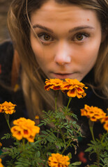 Naklejka premium woman with flowers