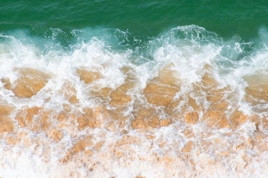 Olas de mar y playa color turqueza
