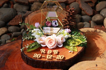 craft ring box for gift jewelry, weddings, and fiancees with rustic theme.
