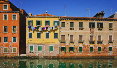 Fototapeta na wymiar houses at Venice