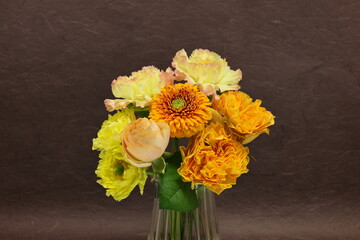 生け花（ガーベラ、ラナンキュラス他）