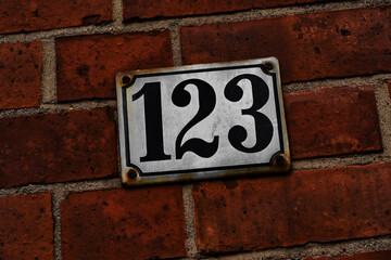 Hausnummer 123