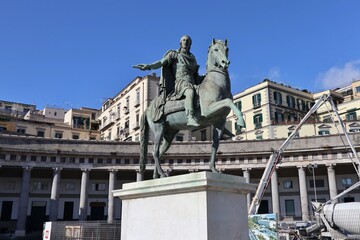 Fototapeta na wymiar Napoli - Statua equestre di Carlo di Borbone
