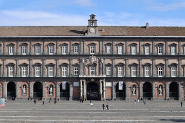 Napoli - Facciata di Palazzo Reale in Piazza del Plebiscito