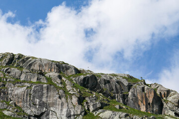 Bellissima vista sulle montagne dal sentiero che porta ai laghi Cornisello nella Val Nambrone in...