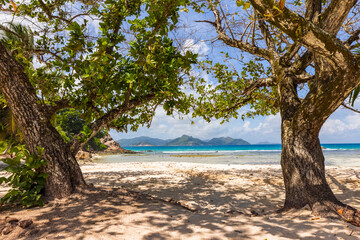 Fototapeta premium View of Praslin Island from the eastern side of La Digue in the Seychelles