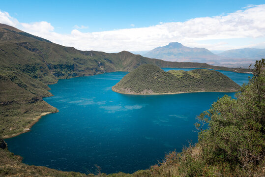 Cuicocha crater lake, Reserve Cotacachi-Cayapas, Ecuador