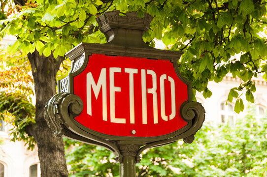 Paris Metro Sign Images – Browse 631 Stock Photos, Vectors, and Video |  Adobe Stock