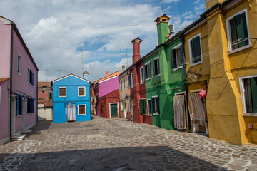 discovery of the city of Venice, Burano and its small canals and romantic alleys