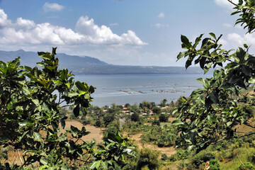 Ausblick auf einen See in der Umgebung von Manila (Philippinen)
