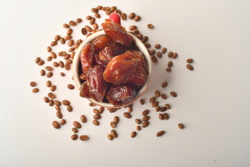 dates fruit , famous for it in the regions of [Al-Qatif, Al-Qassim, Al-Kharj and Al-Hasa] in Saudi Arabia. It is characterized by preserving its good flavor after a long period of storage.