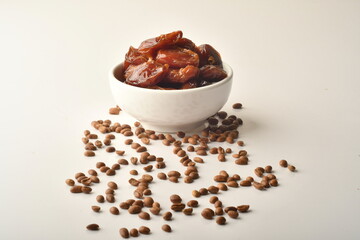 dates fruit , famous for it in the regions of [Al-Qatif, Al-Qassim, Al-Kharj and Al-Hasa] in Saudi Arabia. It is characterized by preserving its good flavor after a long period of storage.