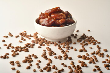 dates fruit , famous for it in the regions of [Al-Qatif, Al-Qassim, Al-Kharj and Al-Hasa] in Saudi Arabia. It is characterized by preserving its good flavor after a long period of storage.