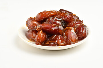 dates fruit , famous for it in the regions of [Al-Qatif, Al-Qassim, Al-Kharj and Al-Hasa] in Saudi Arabia. It is characterized by preserving its good flavor after a long period of storage.