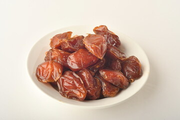 dates fruit , famous for it in the regions of [Al-Qatif, Al-Qassim, Al-Kharj and Al-Hasa] in Saudi Arabia. It is characterized by preserving its good flavor after a long period of storage.