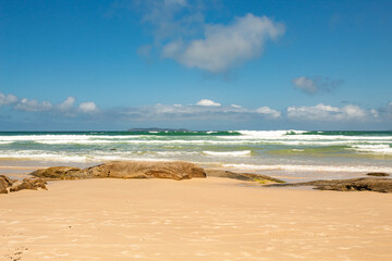 Fototapeta na wymiar beach and sea located at Atalaia beach, Mariscal beach, Bombinhas, Santa Catarina, Brazil