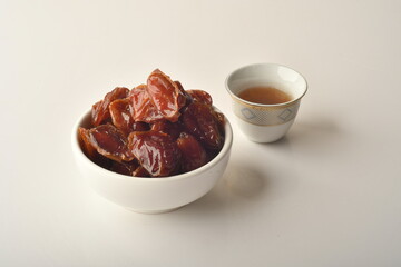dates fruit , famous for it in the regions of [Al-Qatif, Al-Qassim, Al-Kharj and Al-Hasa] in Saudi Arabia. It is characterized by preserving its good flavor after a long period of storage.
