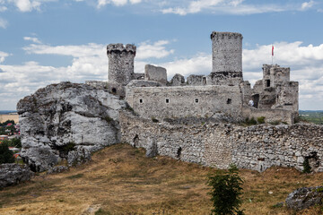 Fototapeta na wymiar Ogrodzieniec Castle in Poland, Europe