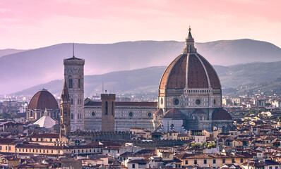 Fototapeta na wymiar Duomo Santa Maria Del Fiore in the city of Florence at sunset. Tuscany, Italy.