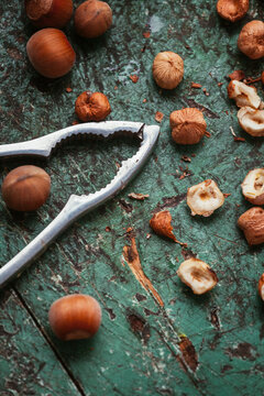 Nutcracker with nuts