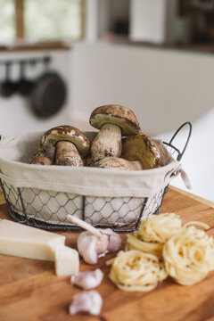 Ingredients for porcini pasta