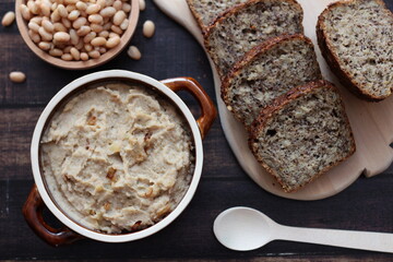 Vegetarian white bean lard for spreading on bread