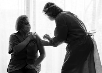 Vacunación de Covid-19 en España, personal sanitario