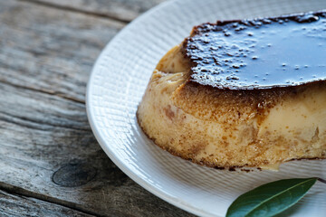 Pudding Cake with caramel