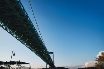 Fototapeta premium スウェーデンの川にかかる橋梁