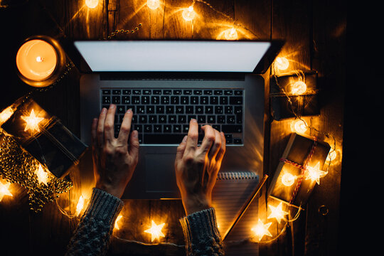 Buying the last christmas gifts online, with computer at home.