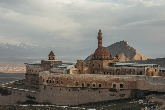 ottoman palace in mountain landscape, ishak pasha palace, dogubayazit, turkey
