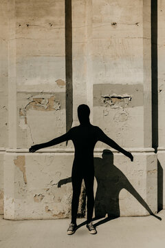 Swinging Shadow