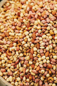 Mixed nuts on the market