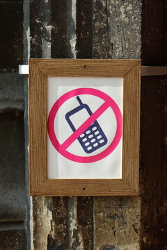 Phone forbidden sign