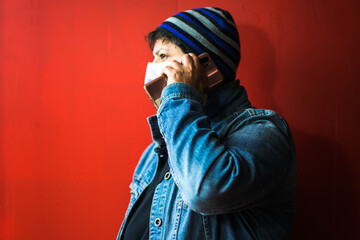 mujer mascarilla covid