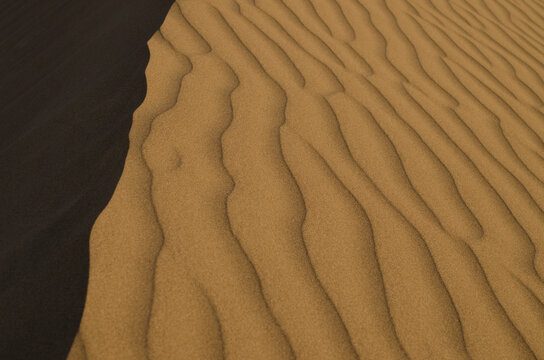 Edge of sand wave