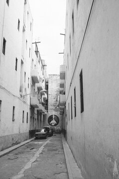 Dead end street in Havana
