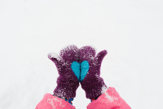 I heart snow mittens