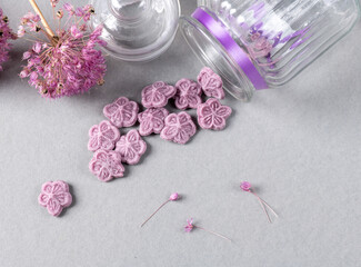 A vase of flowers on a table