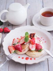 春スイーツ イチゴパンケーキでティータイム