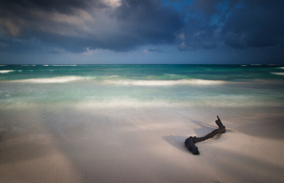 Small trunk shipwrecked on a Caribbean beach