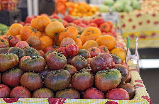 Heirloom tomatoes at the local farmers market