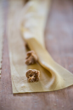 preparing cappelletti
