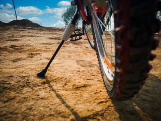 Fototapeta na wymiar mountain bike on the beach
