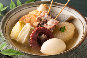 ほんのり湯気の立つ、温かなおでん